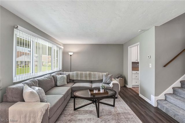 25345 Country Club Boulevard 12-11, North Olmsted, OH 44070