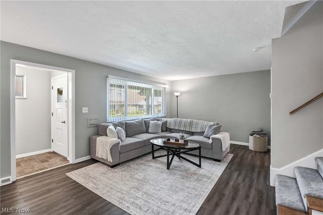 25345 Country Club Boulevard 12-11, North Olmsted, OH 44070