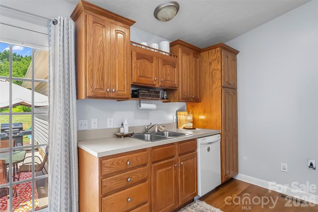 1498 Salem Road, Morganton, NC 28655