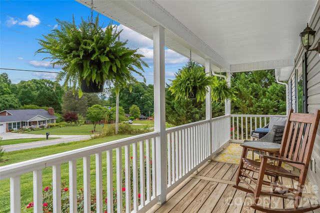 1498 Salem Road, Morganton, NC 28655