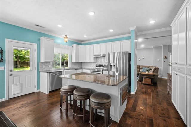 5203 S 45th Street, Rogers, AR 72758