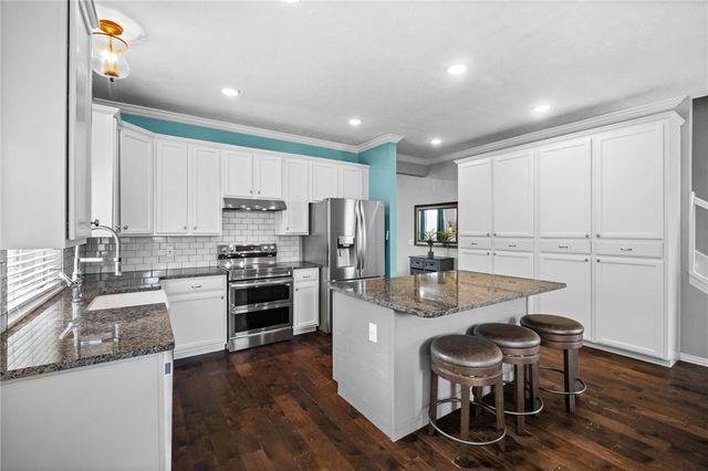 5203 S 45th Street, Rogers, AR 72758