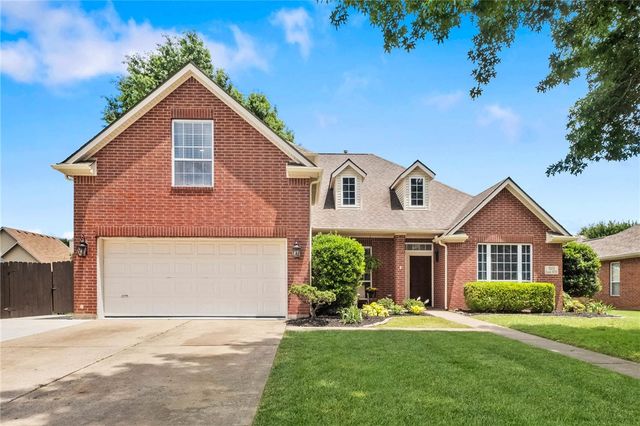 5203 S 45th Street, Rogers, AR 72758