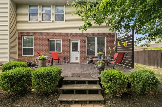 5203 S 45th Street, Rogers, AR 72758
