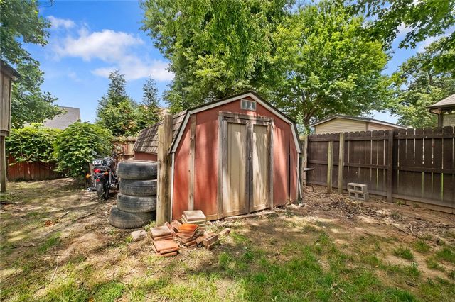 5203 S 45th Street, Rogers, AR 72758