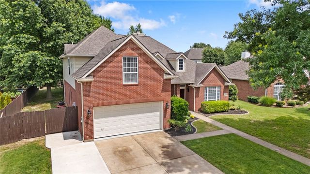 5203 S 45th Street, Rogers, AR 72758