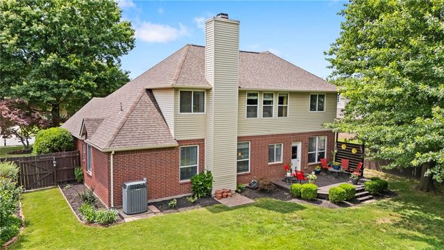 5203 S 45th Street, Rogers, AR 72758