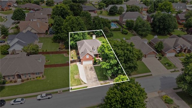5203 S 45th Street, Rogers, AR 72758