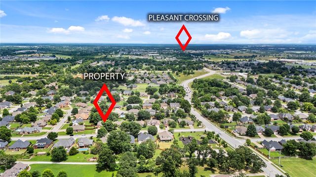 5203 S 45th Street, Rogers, AR 72758