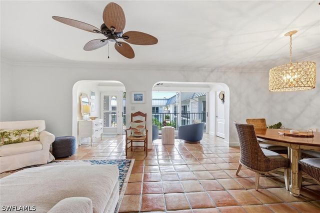 333 Harbour DR 209, Naples, FL 34103