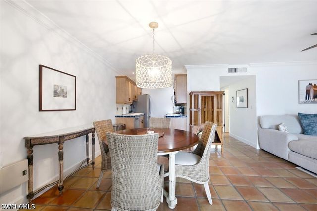 333 Harbour DR 209, Naples, FL 34103