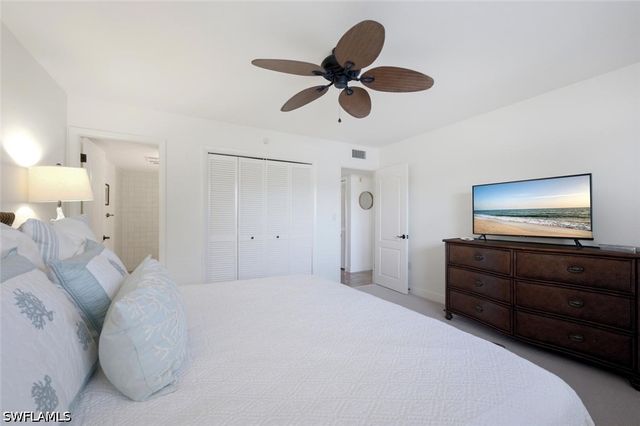 333 Harbour DR 209, Naples, FL 34103