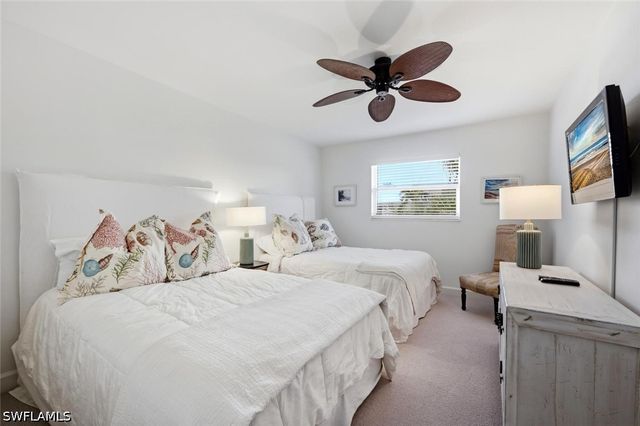 333 Harbour DR 209, Naples, FL 34103