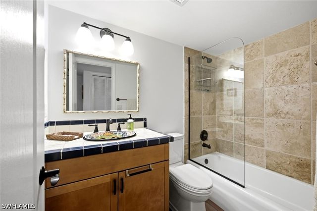 333 Harbour DR 209, Naples, FL 34103