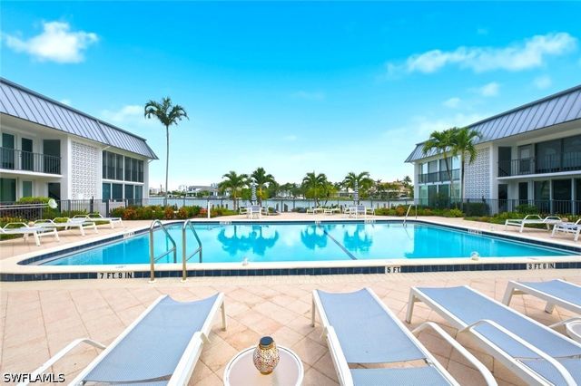 333 Harbour DR 209, Naples, FL 34103