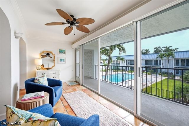 333 Harbour DR 209, Naples, FL 34103