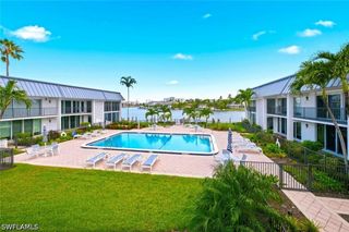 333 Harbour DR 209, Naples, FL 34103