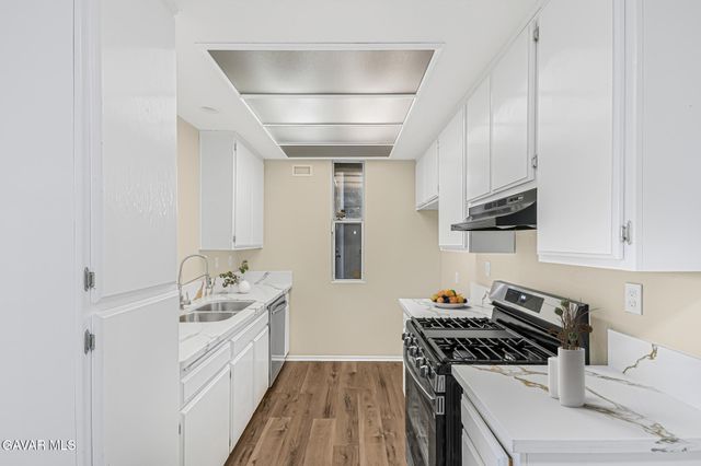 2805 W Avenue K 12 Apt 143, Lancaster, CA 93536