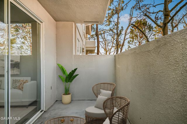 2805 W Avenue K 12 Apt 143, Lancaster, CA 93536
