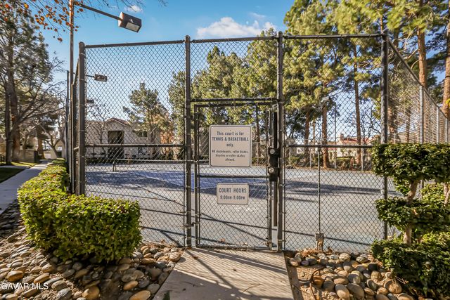 2805 W Avenue K 12 Apt 143, Lancaster, CA 93536