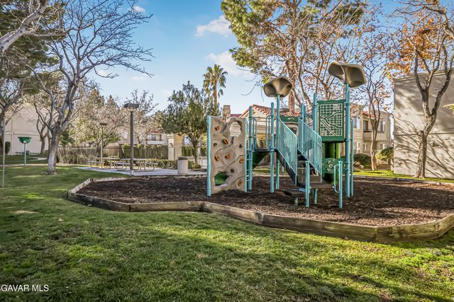 2805 W Avenue K 12 Apt 143, Lancaster, CA 93536