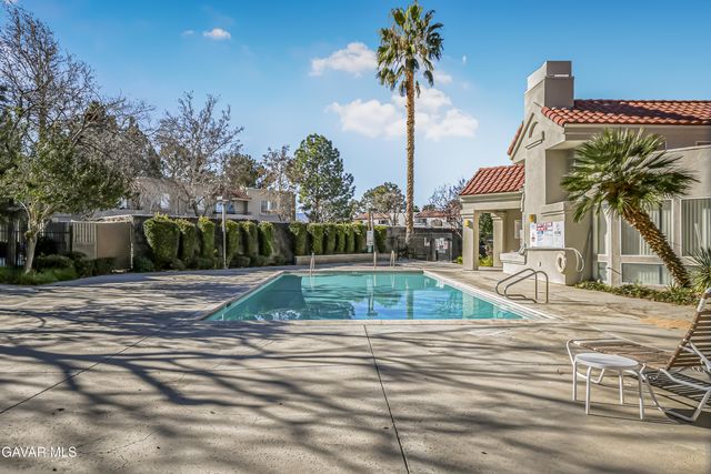2805 W Avenue K 12 Apt 143, Lancaster, CA 93536