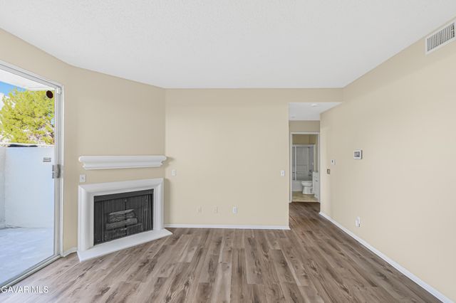 2805 W Avenue K 12 Apt 143, Lancaster, CA 93536