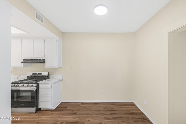 2805 W Avenue K 12 Apt 143, Lancaster, CA 93536