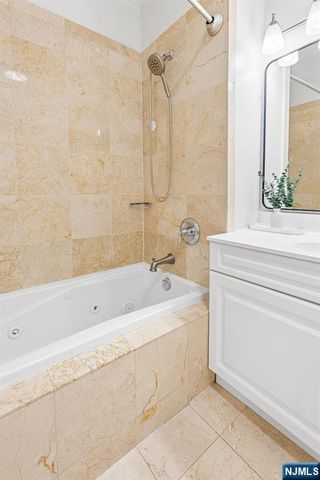 323 Willow Street 2i, Teaneck, NJ 07666