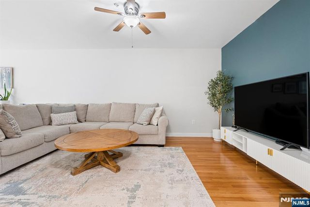323 Willow Street 2i, Teaneck, NJ 07666