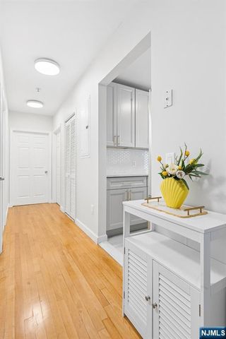 323 Willow Street 2i, Teaneck, NJ 07666