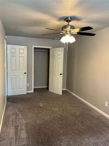 4200 Oak Country Drive, Arlington, TX 76017