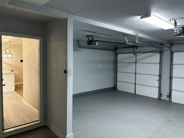 4200 Oak Country Drive, Arlington, TX 76017