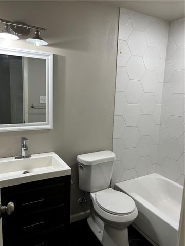 4200 Oak Country Drive, Arlington, TX 76017