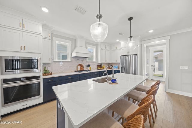 2001 Rushes Avenue, Panama City, FL 32405