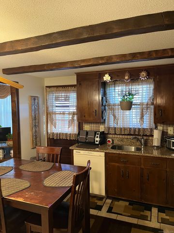 5 Eagleton Drive, Windsor, CT 06095