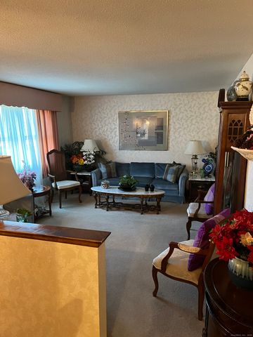 5 Eagleton Drive, Windsor, CT 06095