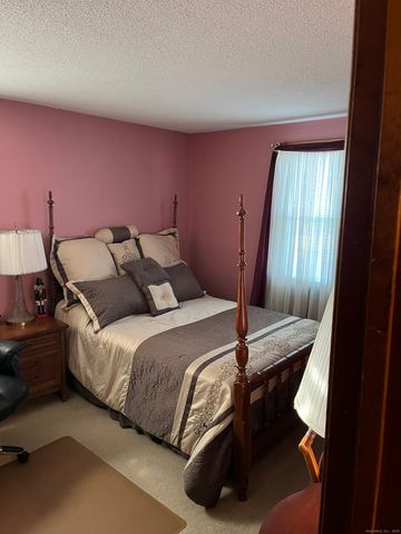 5 Eagleton Drive, Windsor, CT 06095