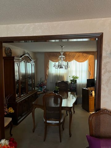 5 Eagleton Drive, Windsor, CT 06095