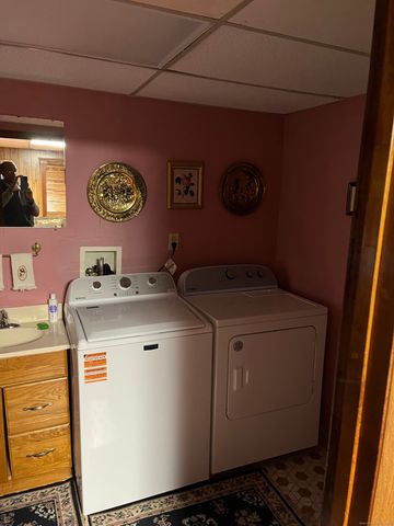 5 Eagleton Drive, Windsor, CT 06095