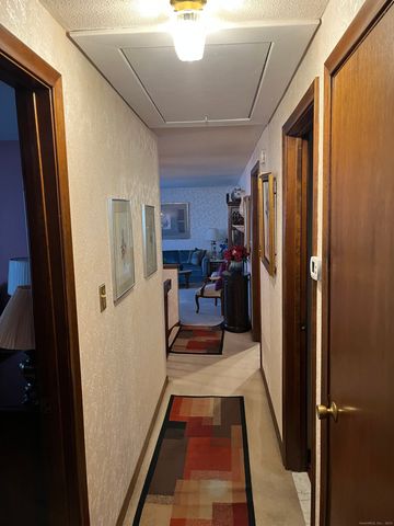 5 Eagleton Drive, Windsor, CT 06095