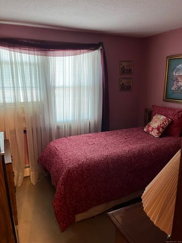 5 Eagleton Drive, Windsor, CT 06095