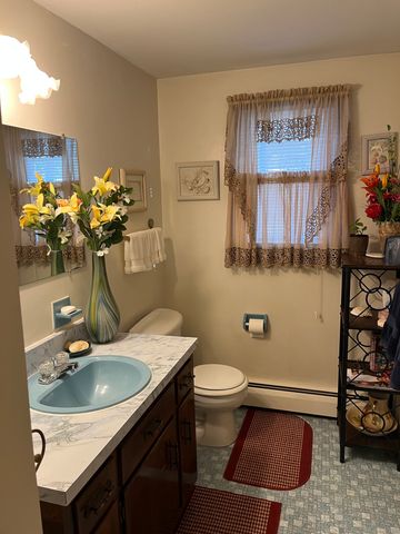 5 Eagleton Drive, Windsor, CT 06095