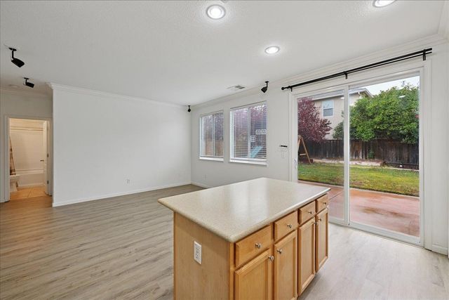 2556 Kinsella Way, Roseville, CA 95747