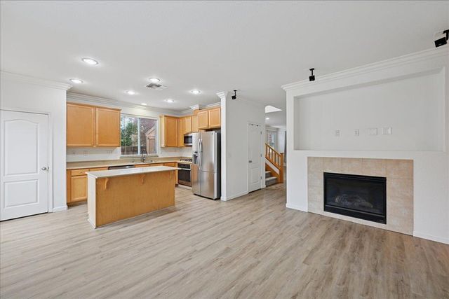 2556 Kinsella Way, Roseville, CA 95747