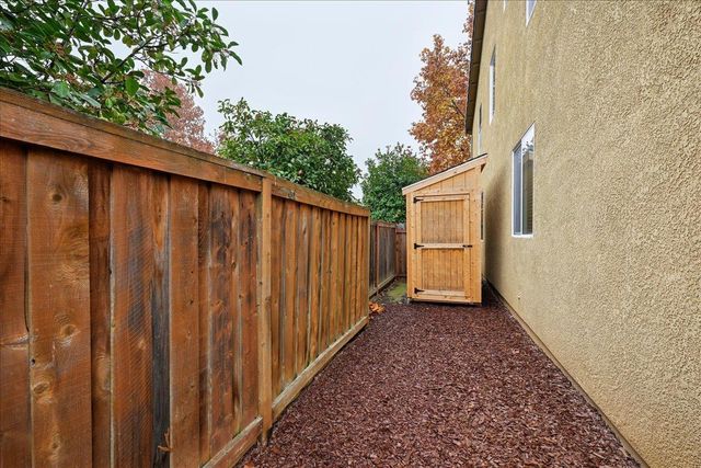 2556 Kinsella Way, Roseville, CA 95747