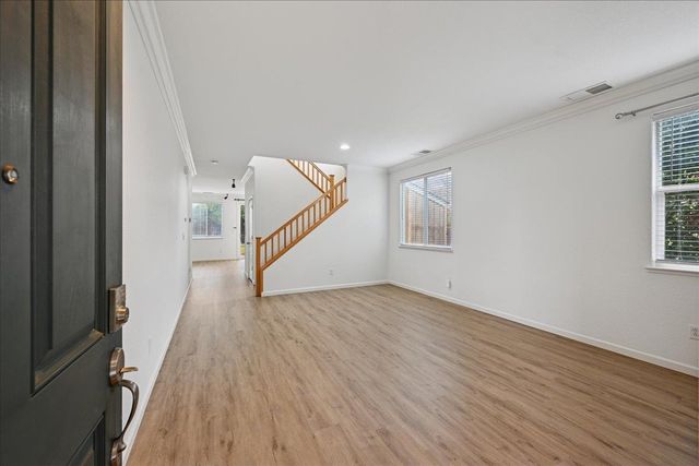 2556 Kinsella Way, Roseville, CA 95747