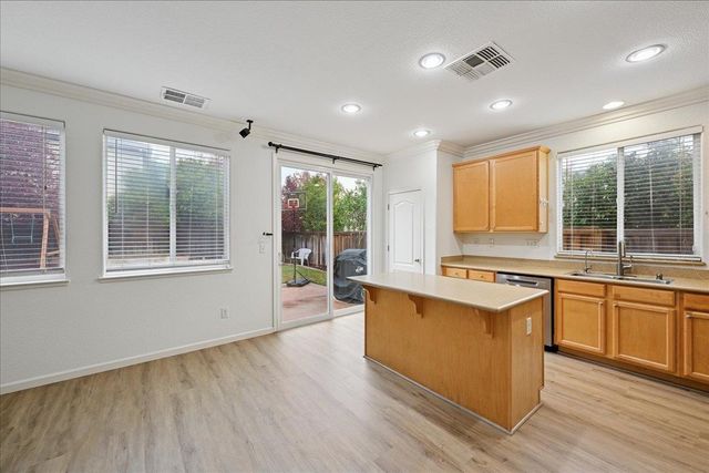 2556 Kinsella Way, Roseville, CA 95747