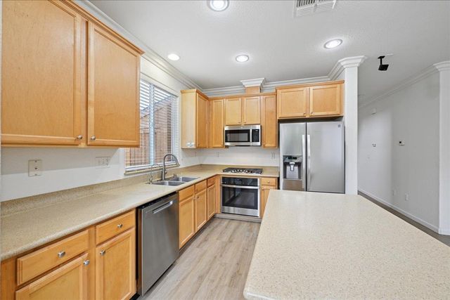 2556 Kinsella Way, Roseville, CA 95747