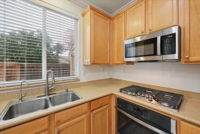 2556 Kinsella Way, Roseville, CA 95747